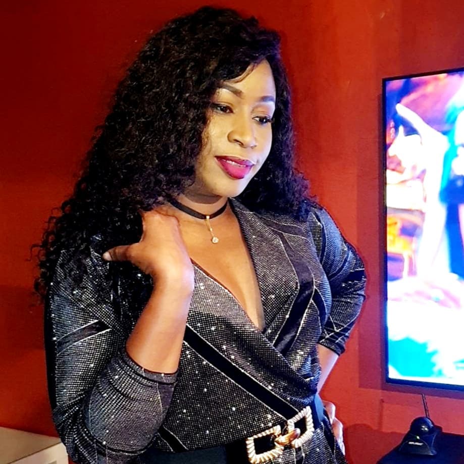 05 Photos: Admirez la robe idéale d’Aida Samb