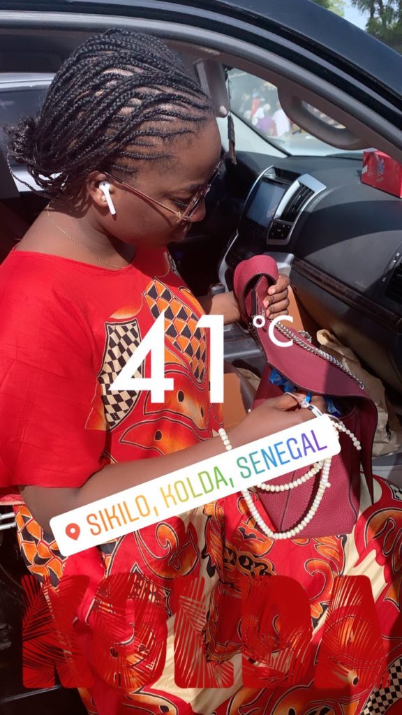 (05 Photos ) Maman de « Un café avec… » affiche sa joie au village