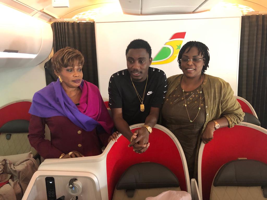(04 Photos) - Wally Seck en toute complicité avec la première dame a bord de Air Sénégal