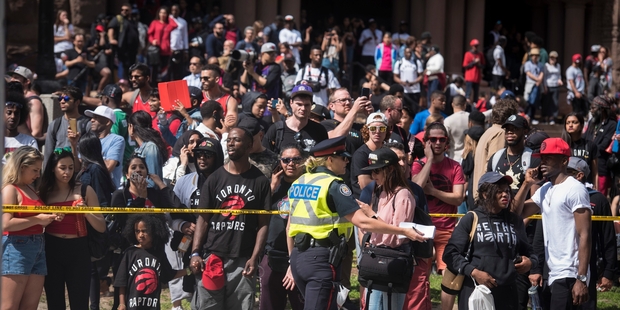 Toronto: Des tirs entendus lors de la parade des Raptors, deux personnes blessées