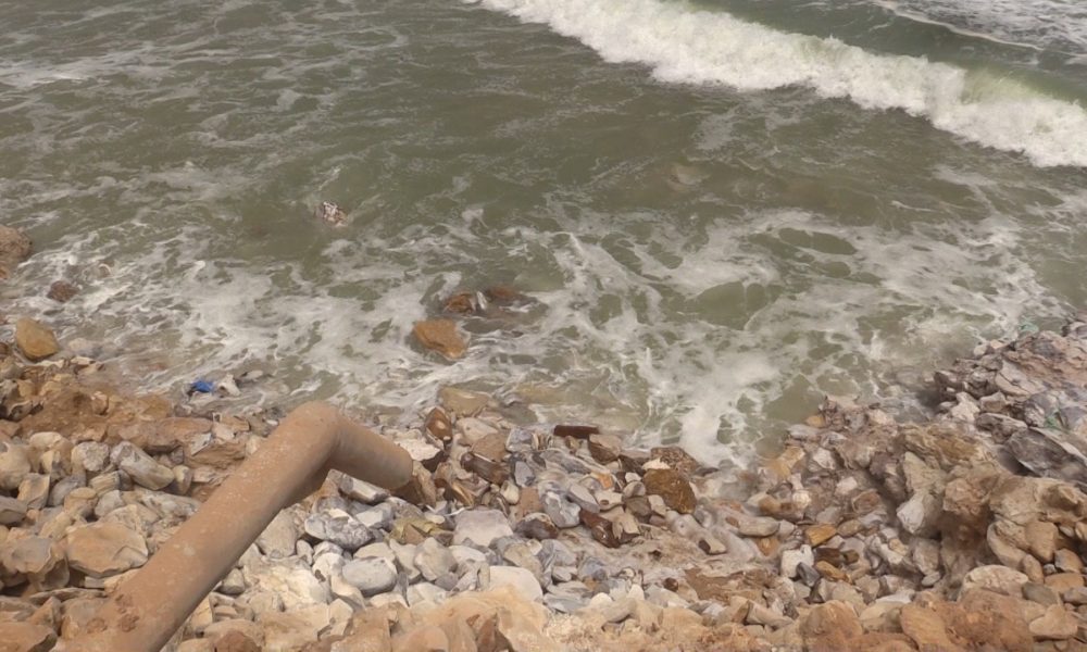 Impacts environnementaux du pétrole : Contamination chimique et pollution de l’air