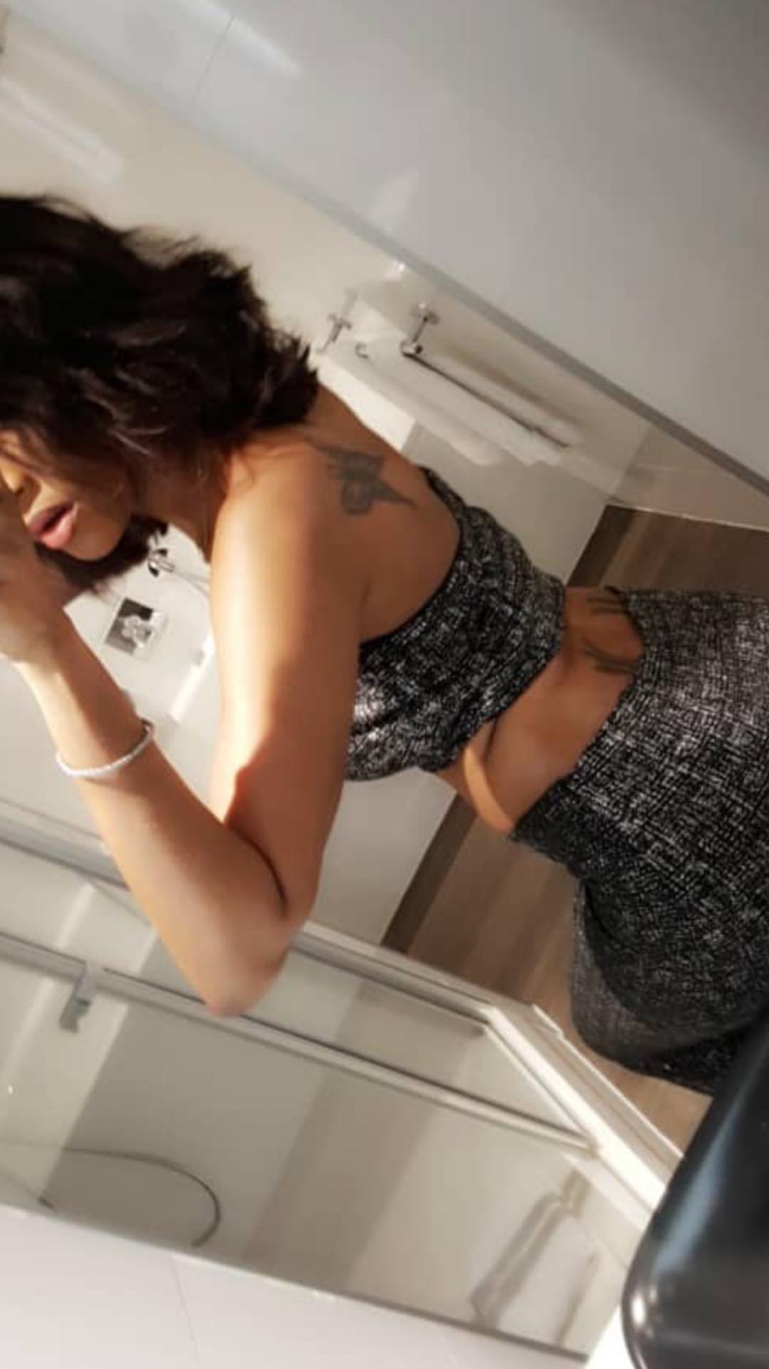 42645377 2301448630127065 3677799385087894003 N