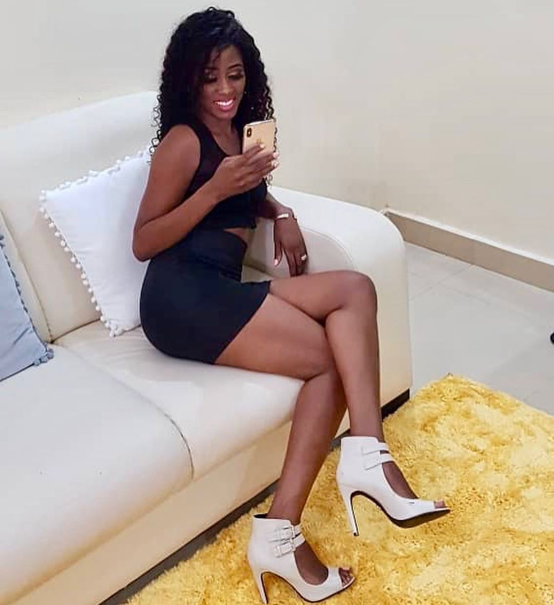 (09 Photos) Queen Biz enflamme la toile avec ses nouveaux clichés hyper h0t