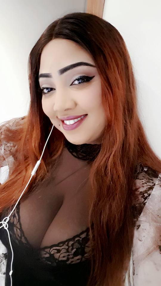 (02 Photos) Aïcha Diouf enflamme la toile avec un décolleté qui dévoile ses atouts