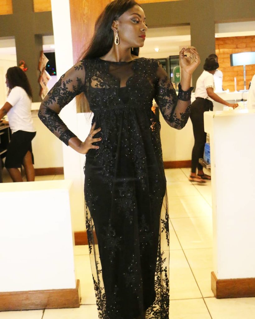 ( 17 Photos ) Les nouvelles photos explosives de Halima alias Aicha, à couper le souffle