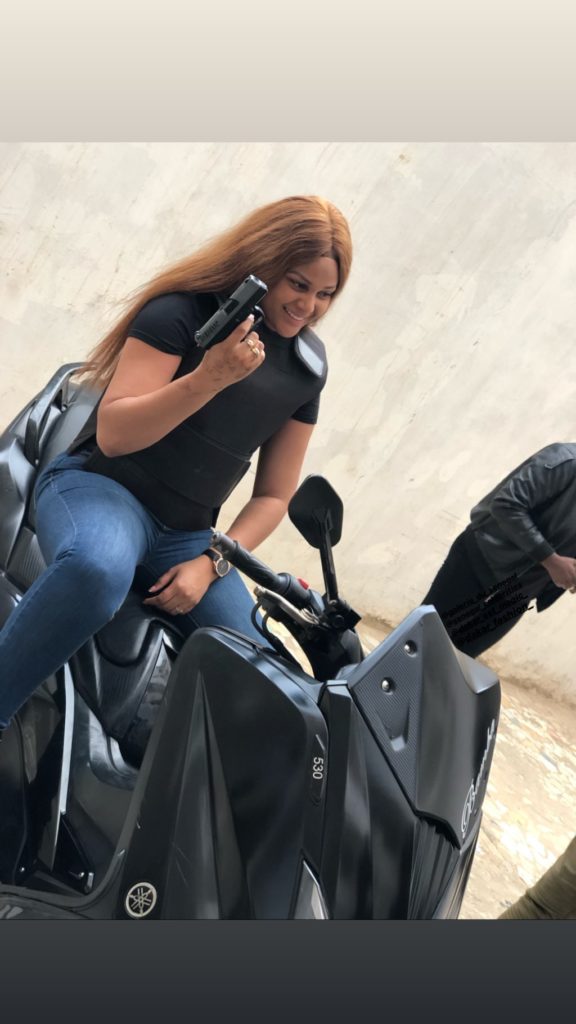 (05 Photos) Juliana Monteiro, en Tournage