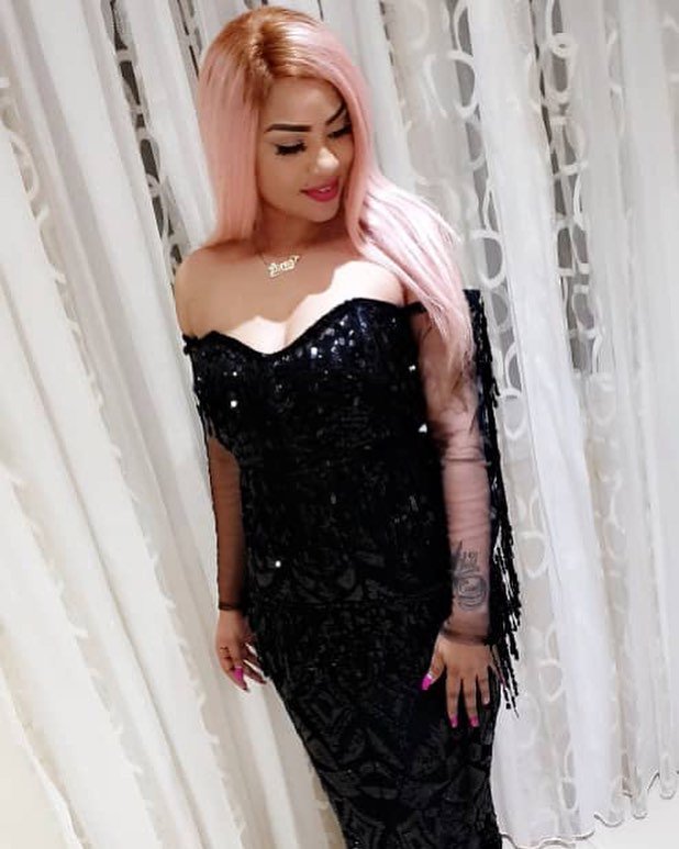 (05 Photos): Léna gueye, l’ex de Balla Gaye savoure la victoire des lions avec un très bel « sagnsé » à la clé !