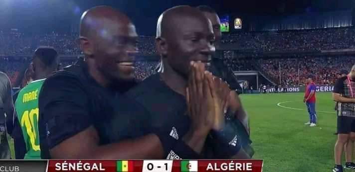 Les Arbitres Jubilent Après La Victoire De LAlgérie2