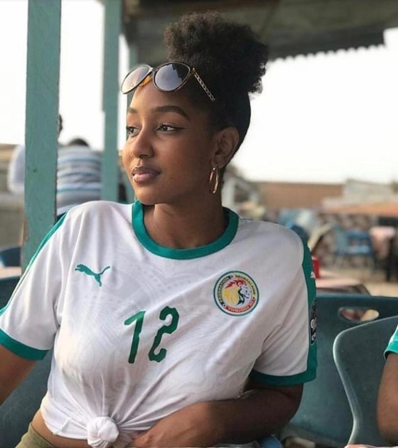 17 PHOTOS. Quand les supportrices sénégalaises portent autrement le maillot des « Lions »