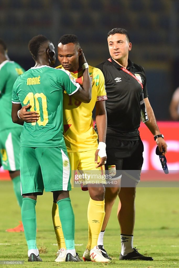 (09 Photos) Victoire du Sénégal : Sadio Mané console son ami Béninois