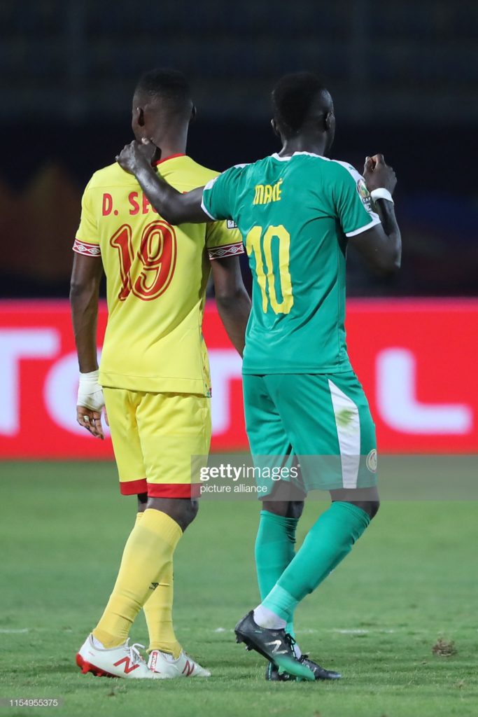(09 Photos) Victoire du Sénégal : Sadio Mané console son ami Béninois