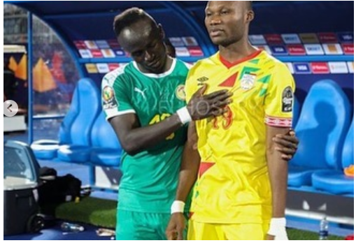 (09 Photos) Victoire du Sénégal : Sadio Mané console son ami Béninois