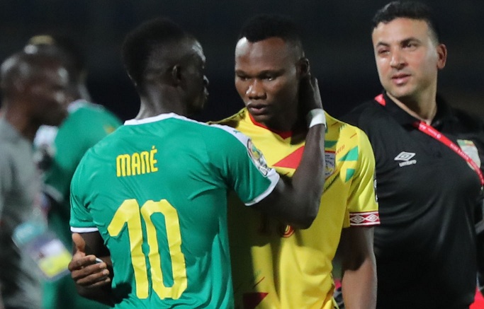 (09 Photos) Victoire du Sénégal : Sadio Mané console son ami Béninois