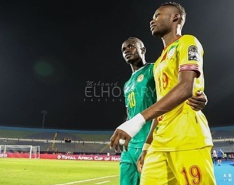 (09 Photos) Victoire du Sénégal : Sadio Mané console son ami Béninois