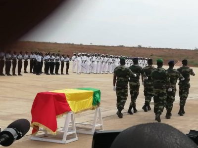 Après l'hommage national : Le cortège funèbre s'est ébranlé en direction de Ngueniène