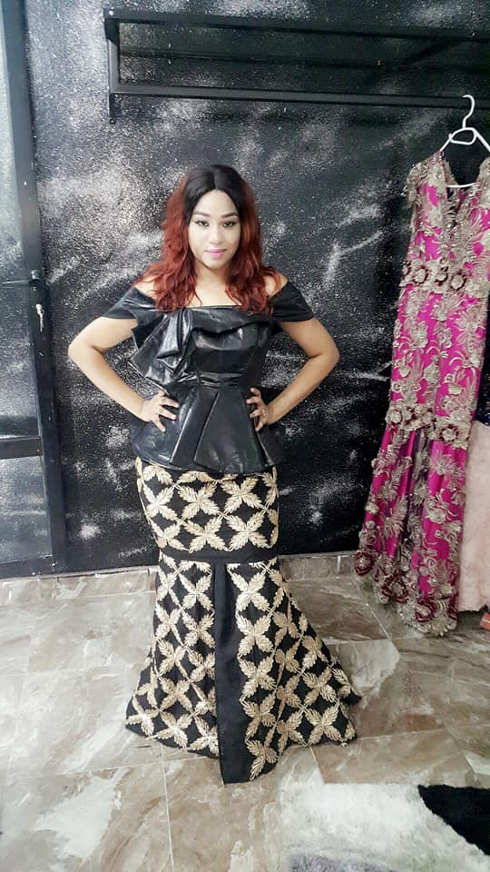 (05 Photos): Léna gueye, l’ex de Balla Gaye savoure la victoire des lions avec un très bel « sagnsé » à la clé !