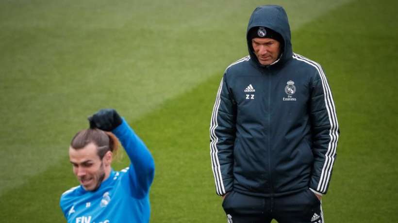 Real Madrid Zinedine Zidane Met Gareth Bale A La Porte Foot Mercato