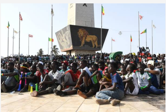 (15 Photos) CAN 2019: Une folle ambiance à Dakar après la qualification des Lions en finale