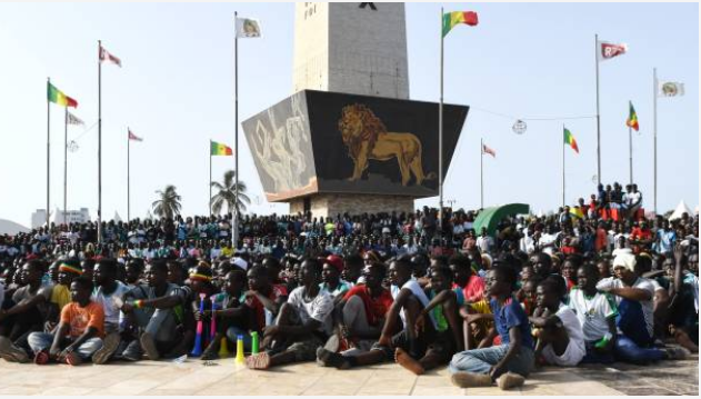 (15 Photos) CAN 2019: Une folle ambiance à Dakar après la qualification des Lions en finale