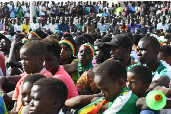 (15 Photos) CAN 2019: Une folle ambiance à Dakar après la qualification des Lions en finale