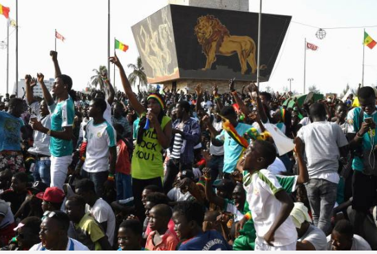 (15 Photos) CAN 2019: Une folle ambiance à Dakar après la qualification des Lions en finale