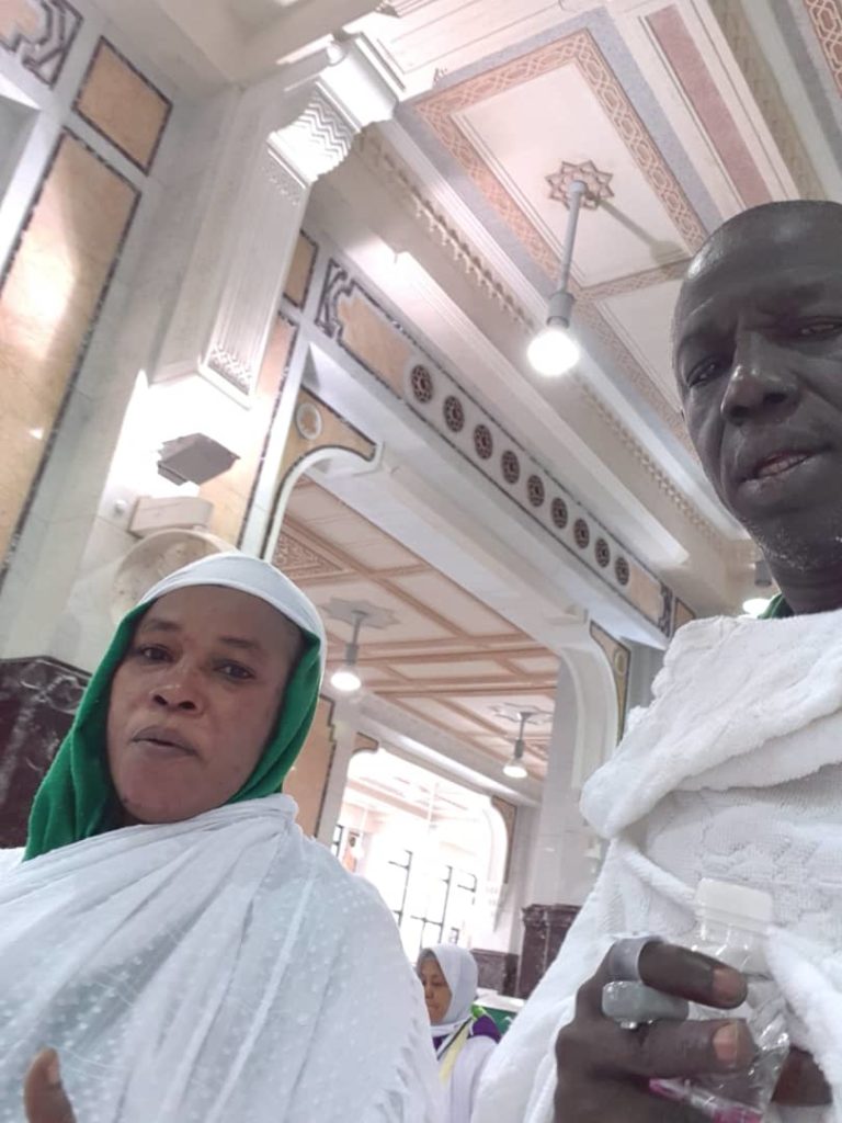 36194778 32436752 768x1024