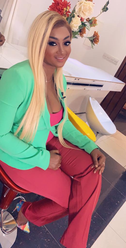 712e0e7e 553d 4e35 8d20 3107ca06b93e