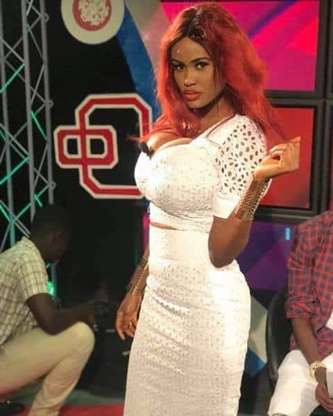 Mamacita La Sulfureuse Petite Soeur De Queen Biz1