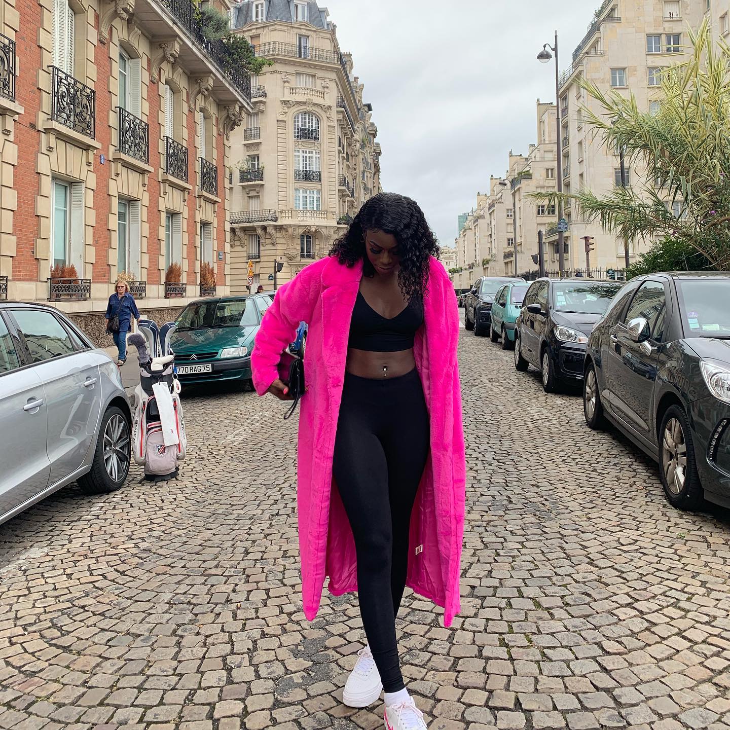 71137159 2561831564096324 7064510788559437824 O