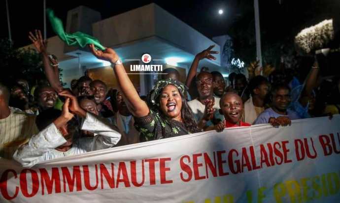 Arrivée De Macky Sall À Ouagadougou Sommet Cedeao 1