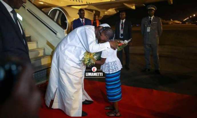 Arrivée De Macky Sall À Ouagadougou Sommet Cedeao 2