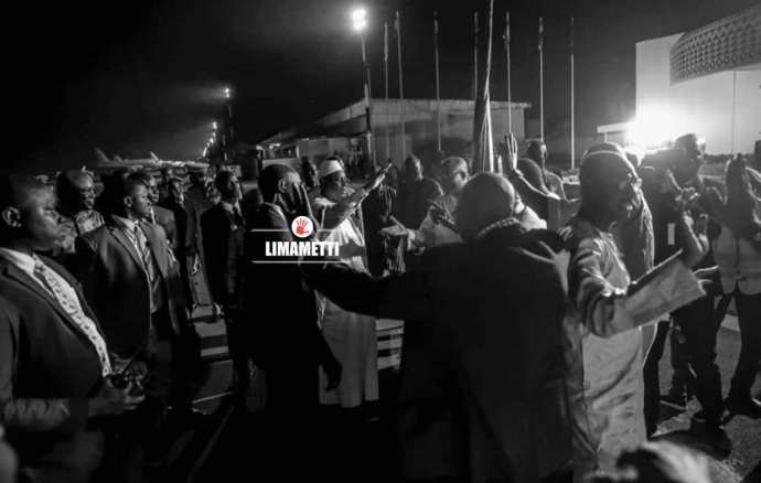 Arrivée De Macky Sall À Ouagadougou Sommet Cedeao 3