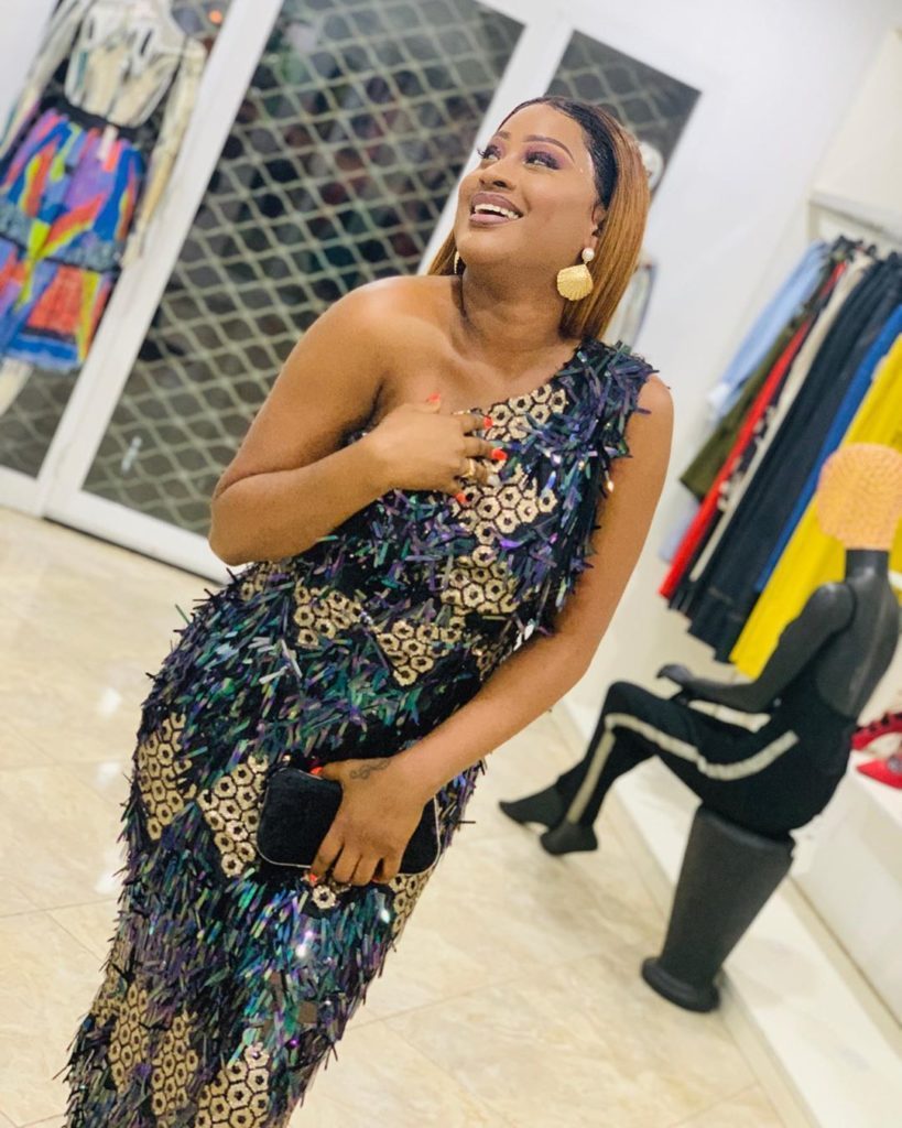 Racky 22MUHM22 Toute Rayonnante Dans Son 22sagnsé224