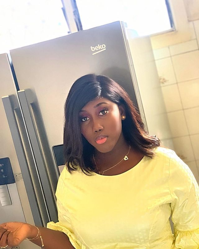 Yaye Fatou Très Élégante Dans Tenues Classes4