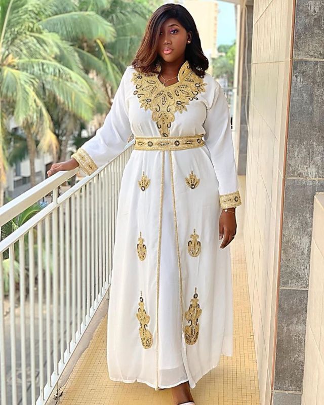 Yaye Fatou Très Élégante Dans Tenues Classes5