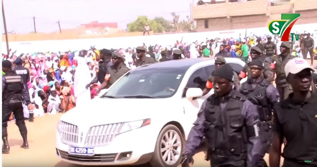 VidéoGamou Tivaouane L'arrivée spectaculaire de Serigne Moustpaha Sy