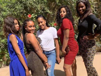 (13 Photos) Rencontre avec les fans: Les Actrices Betty et Esther Ndiaye en toute complicité