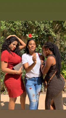 (13 Photos) Rencontre avec les fans: Les Actrices Betty et Esther Ndiaye en toute complicité