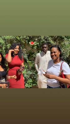 (13 Photos) Rencontre avec les fans: Les Actrices Betty et Esther Ndiaye en toute complicité