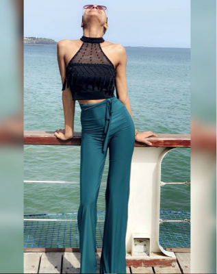 07 Photos : La vidéo-girl Marie Louise Diaw refait surface avec un style urbain et aguicheur