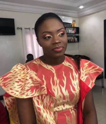 ( 07 Photos ) Safia, l’animatrice de Sen Tv toujours bien habillée