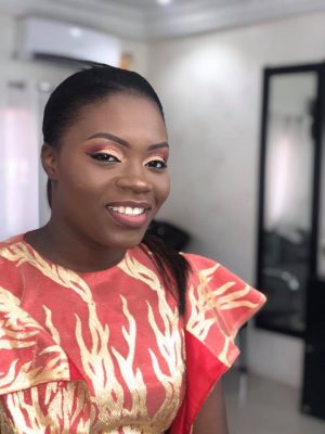 ( 07 Photos ) Safia, l’animatrice de Sen Tv toujours bien habillée