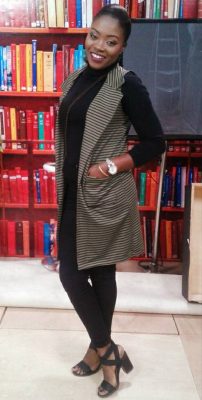 ( 07 Photos ) Safia, l’animatrice de Sen Tv toujours bien habillée