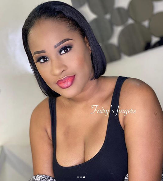 Photos: L’actrice Racky toute éblouissante avec son new Make Up pour les fêtes de fin d’année ultra-stylées