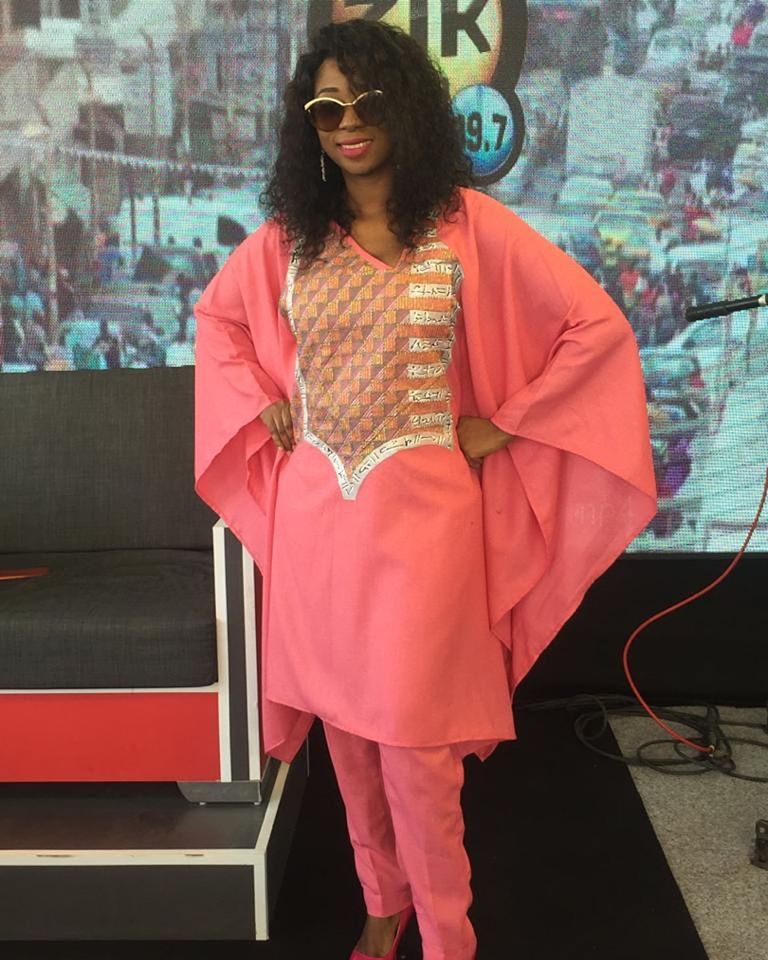 Photos: Adiouza radieuse à quelques heures de la soirée…