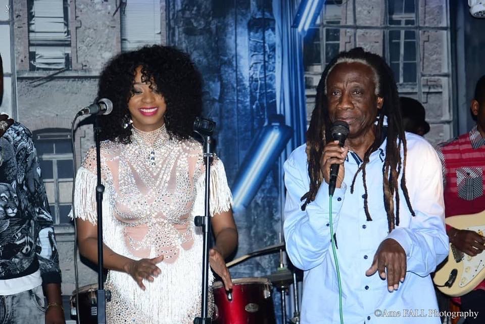 Photos: Adiouza radieuse à quelques heures de la soirée…