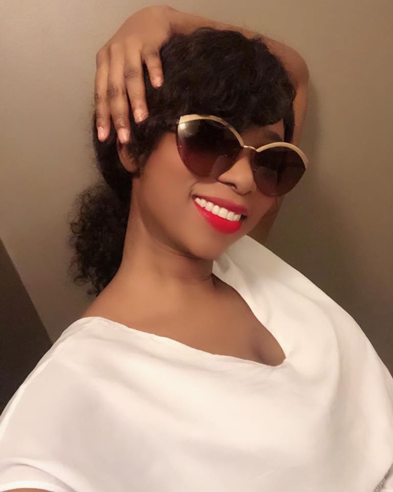 Photos: Adiouza radieuse à quelques heures de la soirée…