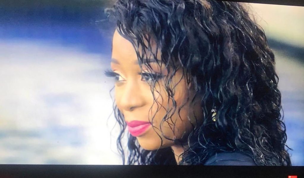 Photos: Adiouza radieuse à quelques heures de la soirée…