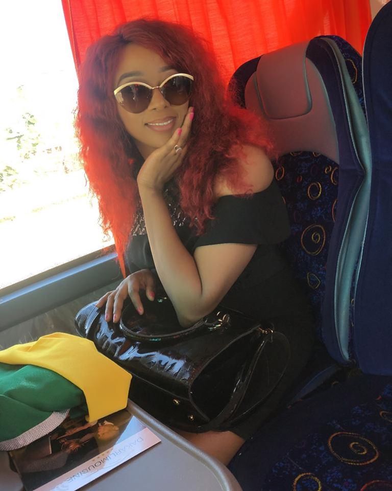 Photos: Adiouza radieuse à quelques heures de la soirée…