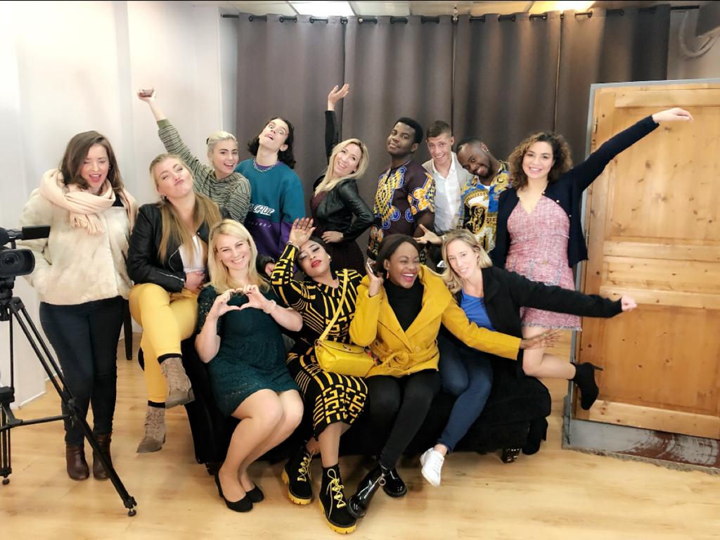 ( 10 Photos ) « Guigui première de sa classe avec une mention très bien à l’école de cinéma parisienne »